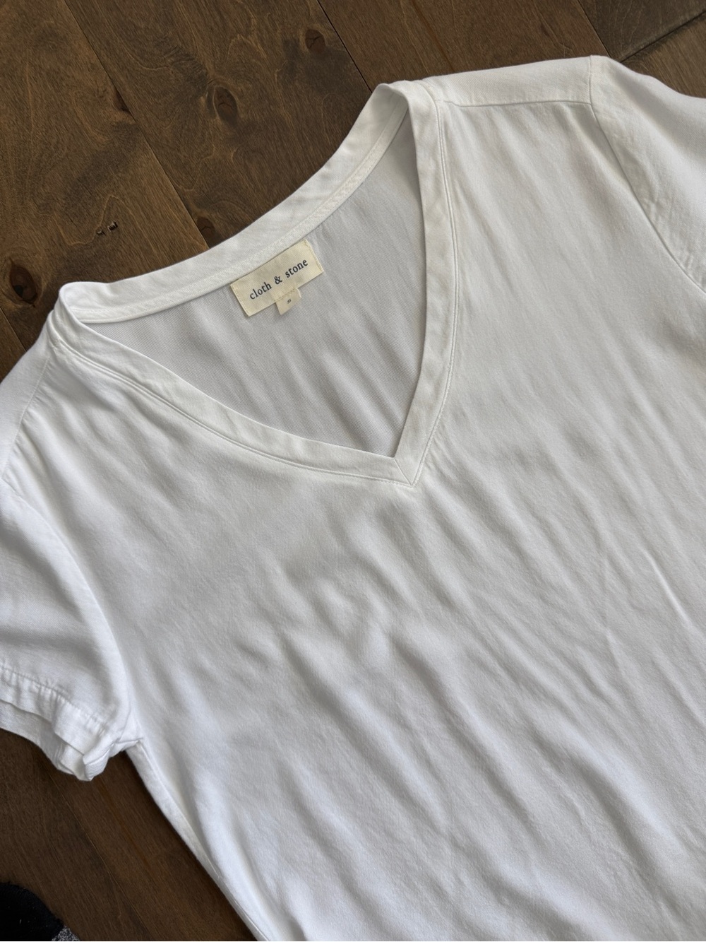 Cloth & Stone White V-Neck Top Short Sleeve Shirt Sz Small Women’s EUC